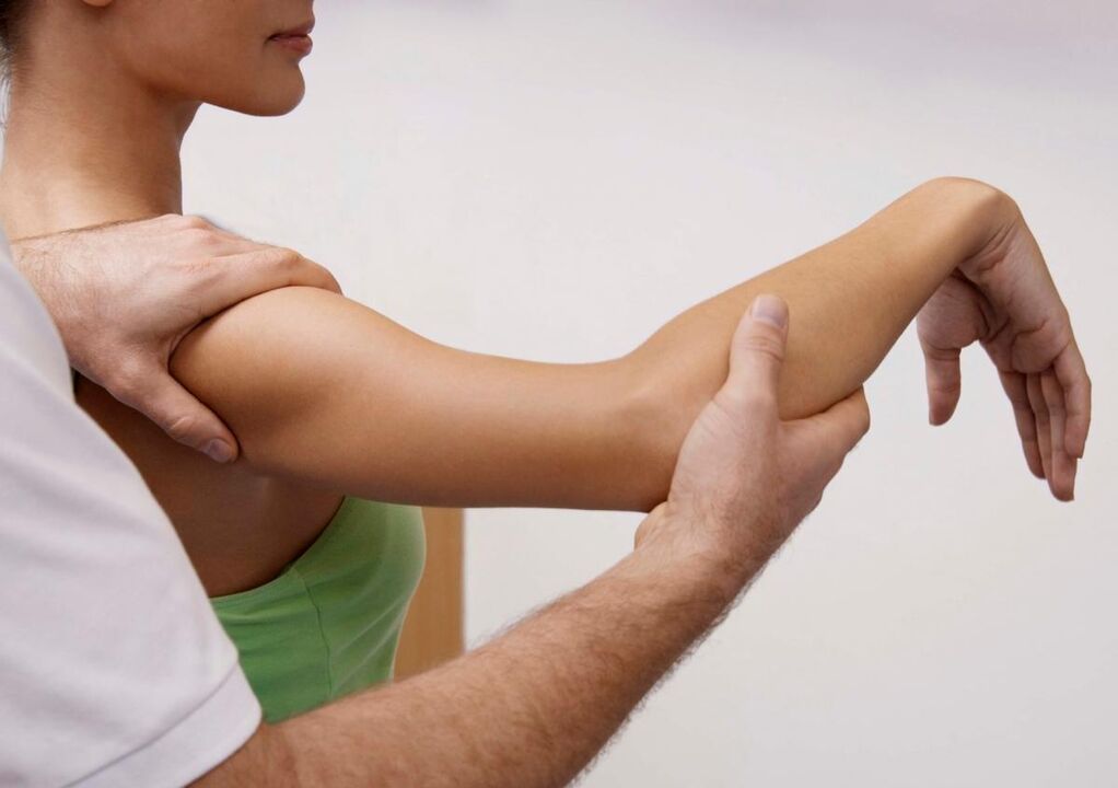 За прецизно дијагностицирање на артроза на рамениот зглоб, лекарот ќе спроведе голем број потребни тестови. 