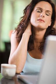 болка во вратот поради остеохондроза