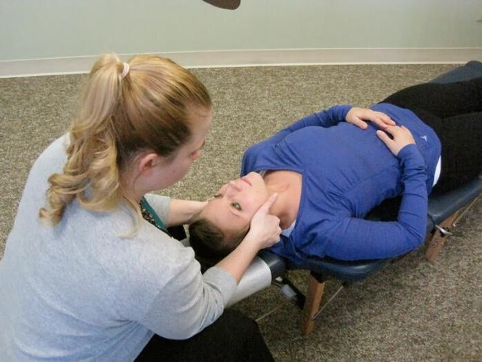 масажа на цервикалниот 'рбет е потребна за остеохондроза